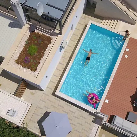 Gazebo Apartament *